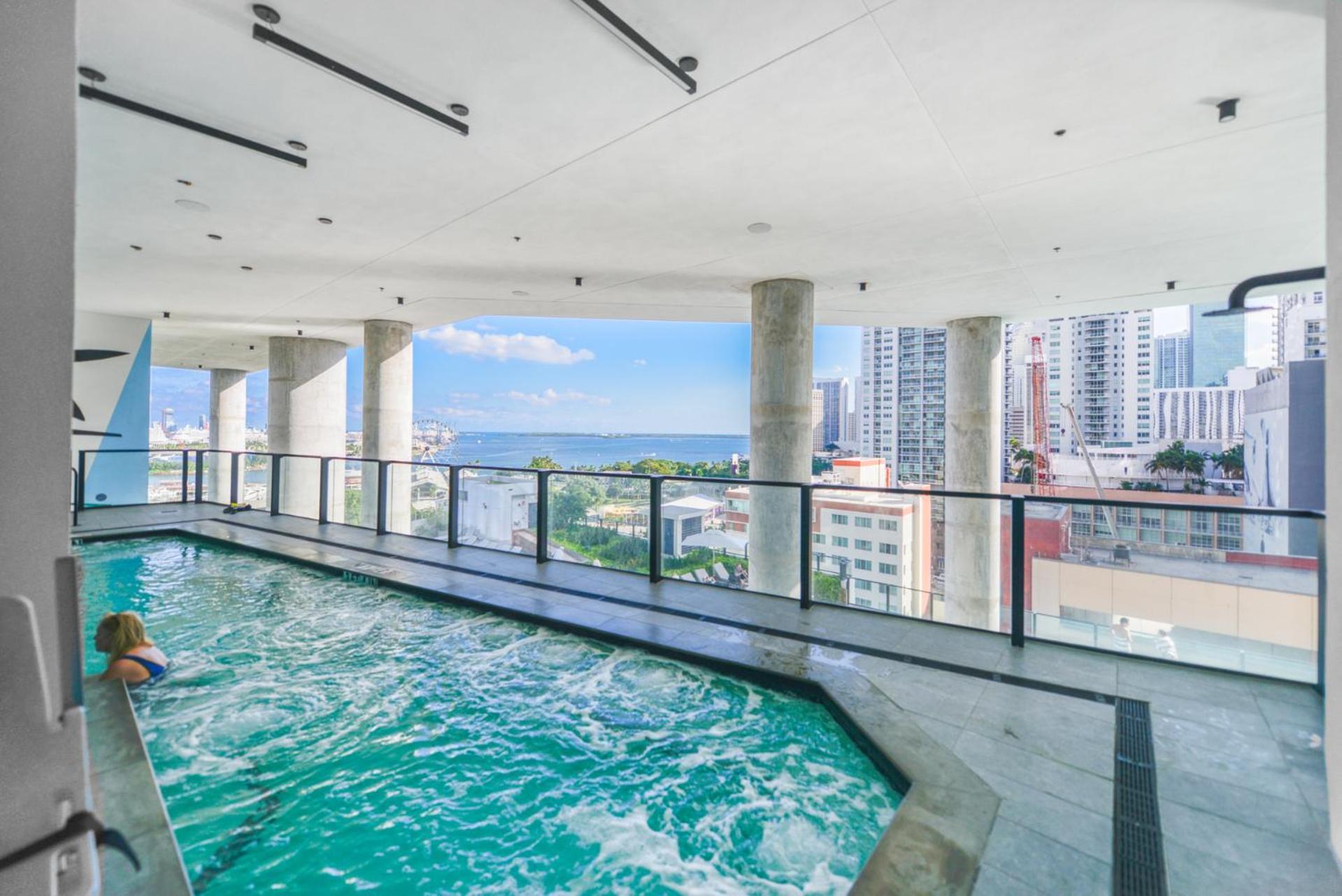 Prime Spot - Stunning Studio With Ocean And Bay Views Apartment Miami