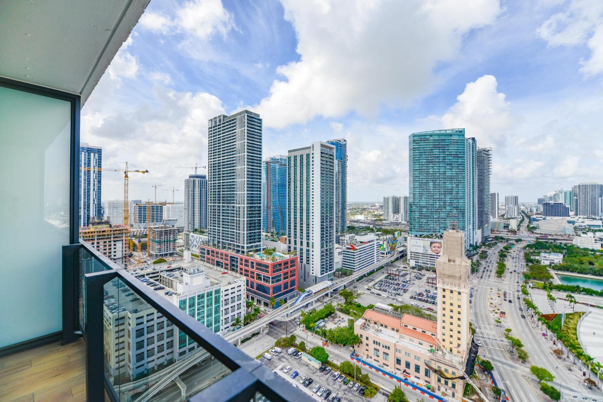 Apartment Prime Spot - Stunning Studio With Ocean And Bay Views